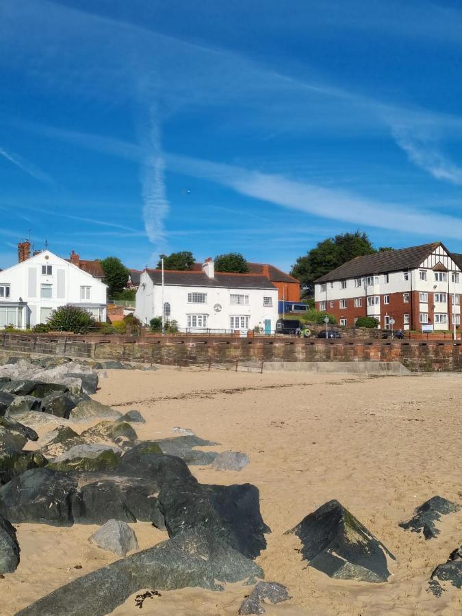 Sea-Quinn Views Wallasey Exterior photo